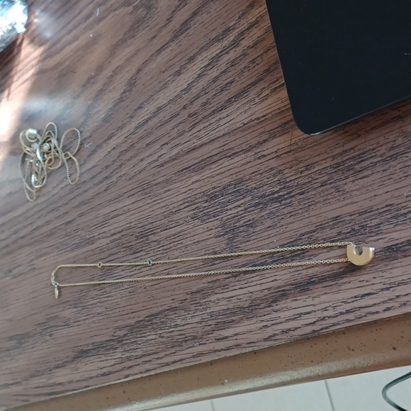 Avon Vintage - Letter "C" Initial Gold-Tone Necklace - Picture 3 of 3